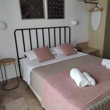 Loggia Traditional Suites Rétino Habitación foto