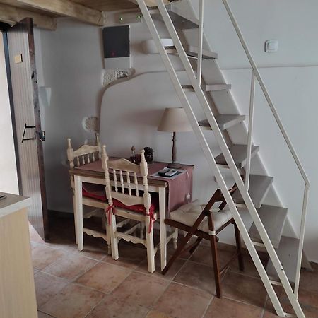 Loggia Traditional Suites Rétino Habitación foto