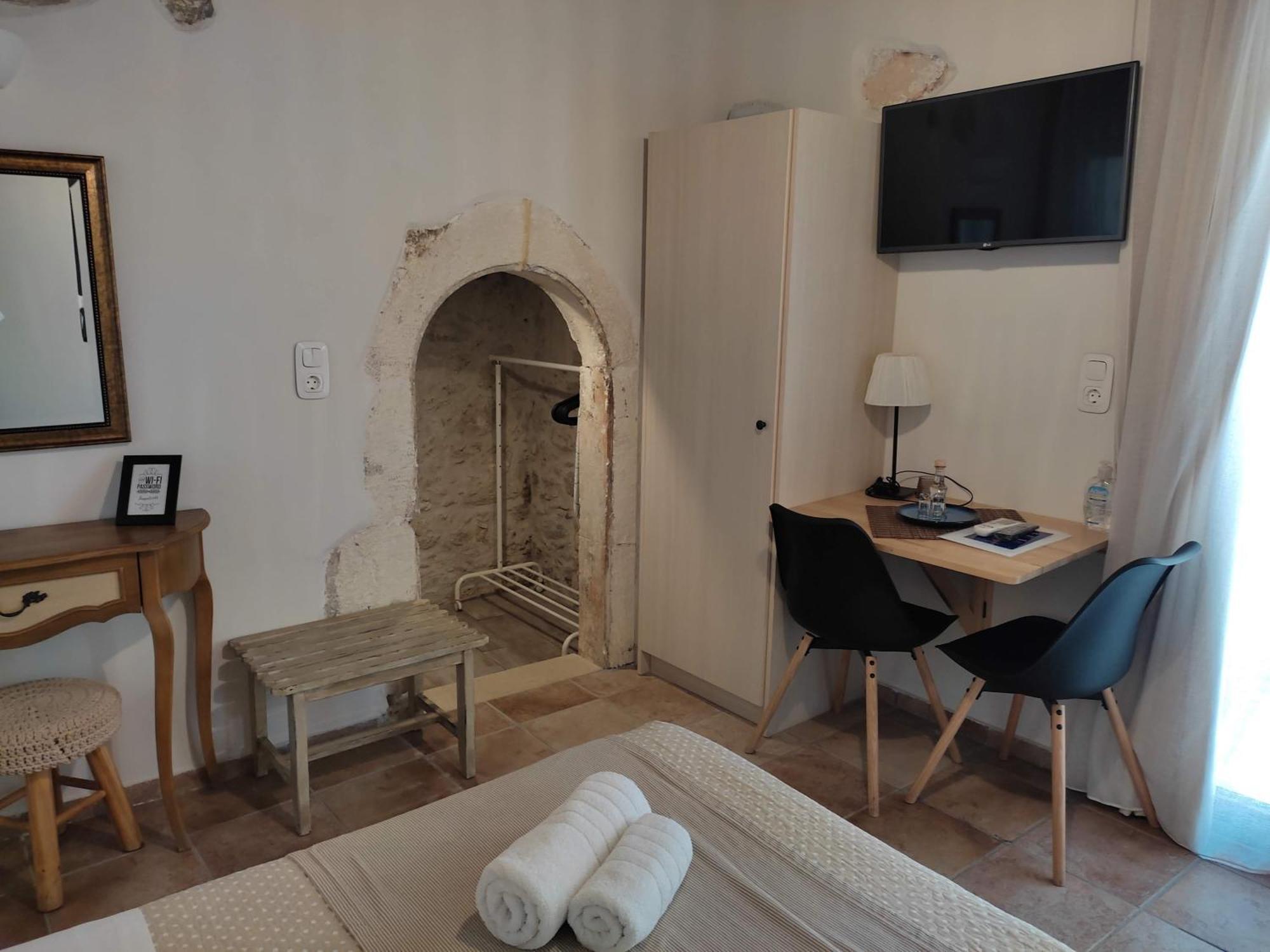 Loggia Traditional Suites Rétino Habitación foto