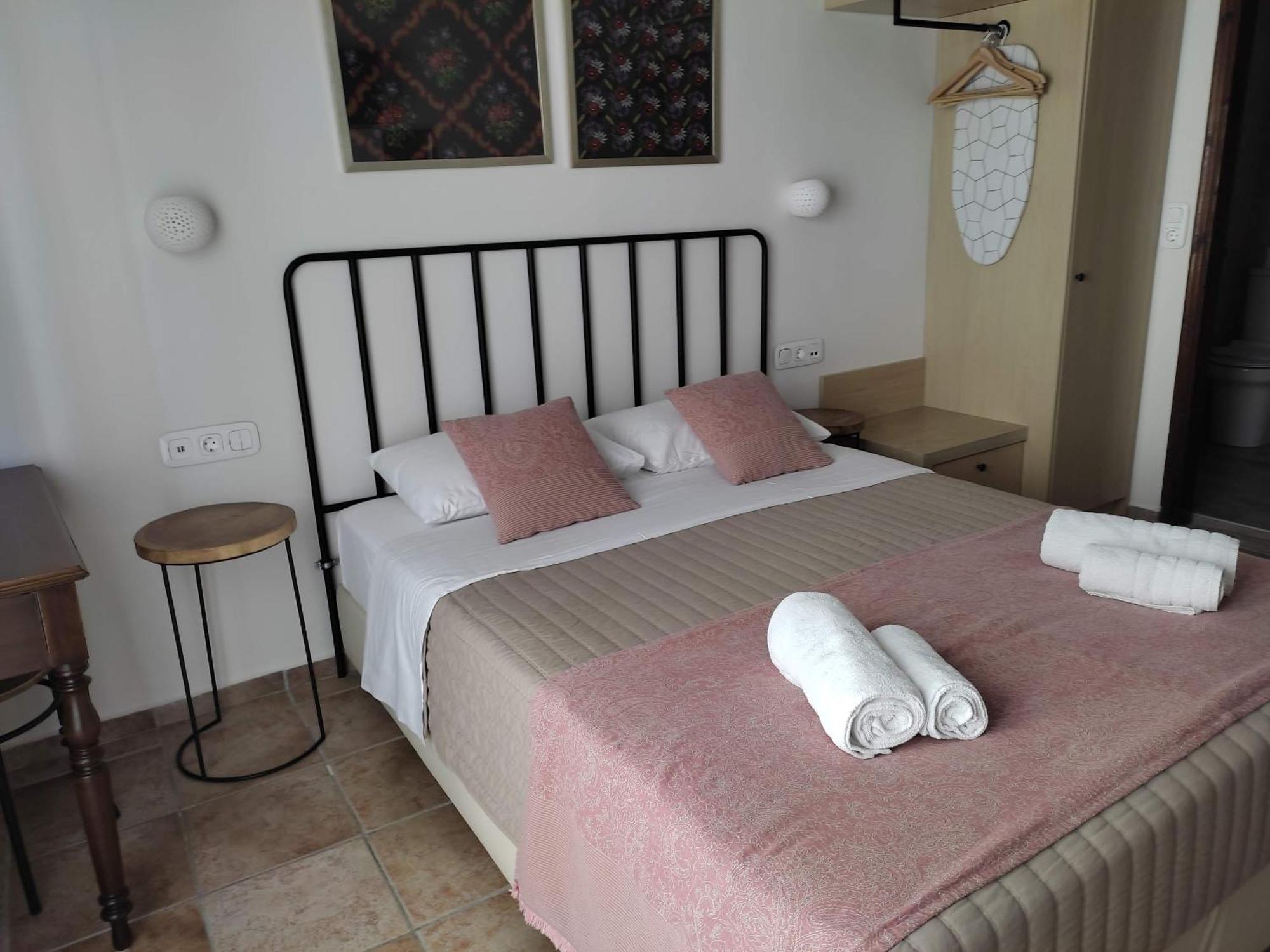 Loggia Traditional Suites Rétino Habitación foto