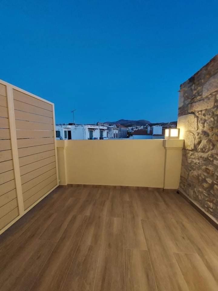 Loggia Traditional Suites Rétino Habitación foto