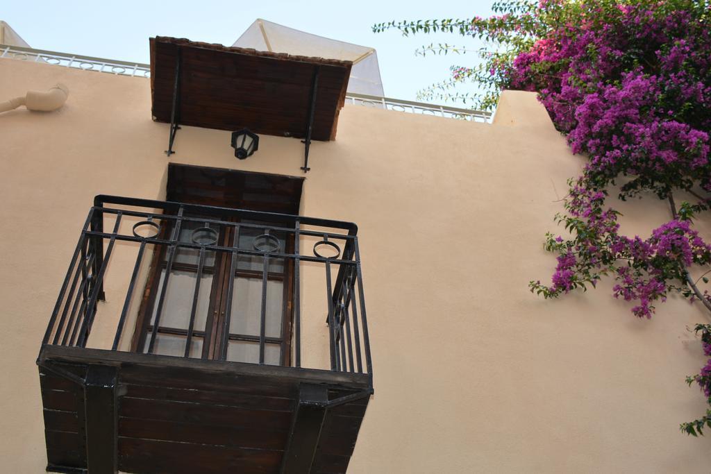 Loggia Traditional Suites Rétino Exterior foto
